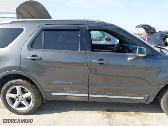 2017 Ford Explorer XLT with VIN 1FM5K8D8XHGC76912, listed as a IAAI auction lot 41728061 with 100,995 mi miles. Bid and sale history available at carsss.com. Image 13.