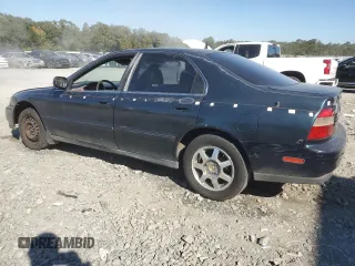 1995 Honda Accord EX with VIN 1HGCD5661SA012246, listed as a Copart auction lot 77007384 with 211,546 mi miles and Salvage Title. Bid and sale history available at DreamBid. Image 2.