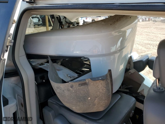 2014 Volkswagen Routan SE w/RSE & Navigation with VIN 2C4RVABG2ER134322, listed as a Copart auction lot 69849514 with 155,918 mi miles and Salvage Title. Bid and sale history available at carsss.com. Image 13.