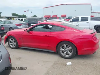 2015 Ford Mustang V6 z VIN 1FA6P8AM4F5375560, wystawiony jako IAAI lot #42033079 z przebiegiem 134 023 mil mil oraz . Historia ofert i sprzedaży dostępna na DreamBid. Obrazek 14.