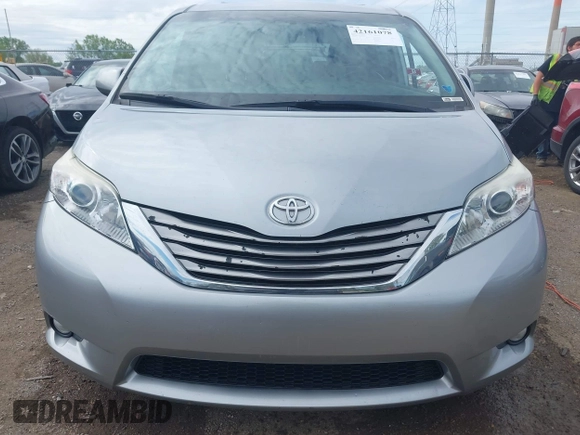 2017 Toyota Sienna XLE Auto Access Seat with VIN 5TDYZ3DC2HS845245, listed as a IAAI auction lot 42161078 with 154,418 mi miles and . Bid and sale history available at DreamBid. Image 12.