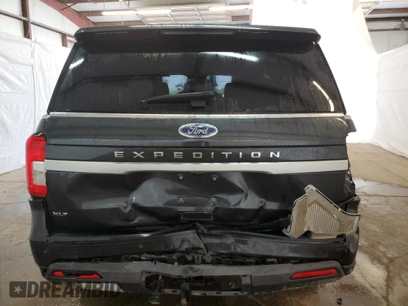 2024 Ford Expedition XLT with VIN 1FMJU1H8XREA54264, listed as a Copart auction lot 84536034 with 18,141 mi miles and Clean title. Bid and sale history available at DreamBid. Image 6.