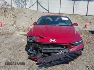 2025 Hyundai Elantra SE z VIN KMHLL4DG4SU856802, wystawiony jako IAAI lot #42102646 z przebiegiem 1 555 mil mil oraz . Historia ofert i sprzedaży dostępna na DreamBid. Obrazek 20.