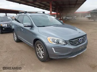 2016 Volvo XC60 T5 Platinum with VIN YV4612RM7G2807796, listed as a IAAI auction lot 41920432 with 139,003 mi miles. Bid and sale history available at carsss.com. Image 1.