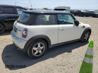 2011 MINI Hardtop with VIN WMWSU3C59BT251488, listed as a Copart auction lot 59236285 with 141,997 mi miles and Clean title. Bid and sale history available at DreamBid. Image 3.