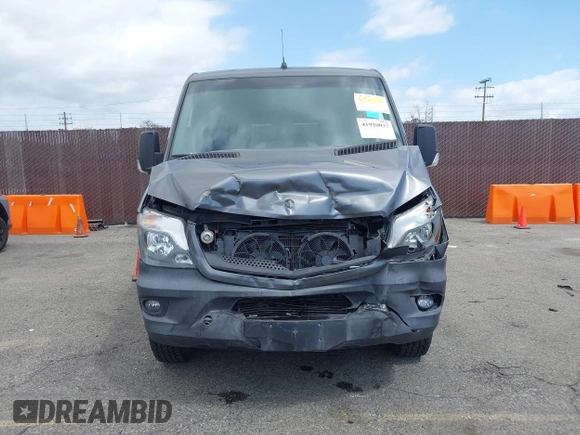 2015 Mercedes-Benz Sprinter Passenger with VIN WDZPE7DC1FP111850, listed as a IAAI auction lot 41920037 with 127,121 mi miles. Bid and sale history available at carsss.com. Image 12.