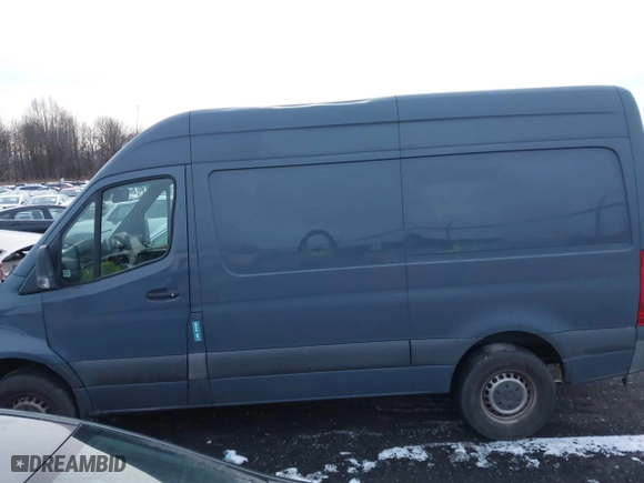 2019 Mercedes-Benz Sprinter Cargo Van with VIN WD4PF0CD9KP065019, listed as a IAAI auction lot 41070270 with 187,464 mi miles. Bid and sale history available at carsss.com. Image 15.