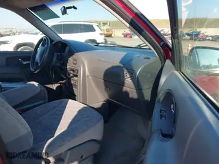 2001 Nissan Quest GXE with VIN 4N2ZN15T81D821145, listed as a IAAI auction lot 41468850 with 239,147 mi miles. Bid and sale history available at carsss.com. Image 5.