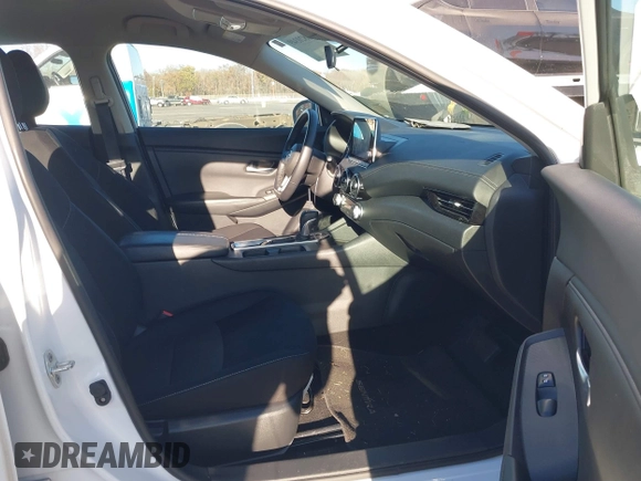 2020 Nissan Sentra SV with VIN 3N1AB8CV2LY219754, listed as a IAAI auction lot 40820349 with 61,632 mi miles. Bid and sale history available at carsss.com. Image 5.