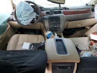 2009 GMC Yukon SLT 4SA z VIN 1GKEC333X9R244790, wystawiony jako Copart lot #86259474 z przebiegiem Nie podano mil oraz Szkoda całkowita • Salvage title. Historia ofert i sprzedaży dostępna na DreamBid. Obrazek 8.