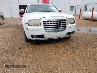 2010 Chrysler 300 Touring with VIN 2C3CA5CV5AH327607, listed as a IAAI auction lot 41960961 with 172,997 mi miles. Bid and sale history available at carsss.com. Image 6.