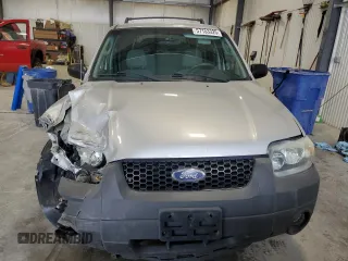 2005 Ford Escape XLT с VIN 1FMYU93185KA04997, выставлен на аукционе Copart как лот 57153325 с пробегом 121 348 миль миль и Списание • Salvage title. История ставок и продаж доступна на DreamBid. Изображение 5.