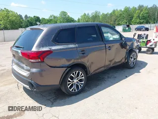 2018 Mitsubishi Outlander ES z VIN JA4AD2A39JZ071007, wystawiony jako IAAI lot #42114991 z przebiegiem 84 422 mil mil oraz . Historia ofert i sprzedaży dostępna na DreamBid. Obrazek 4.