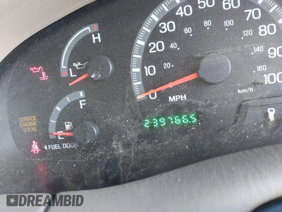 2000 Ford F-150 XL with VIN 1FTZX172XYNB36456, listed as a IAAI auction lot 41554603 with 239,766 mi miles. Bid and sale history available at carsss.com. Image 7.