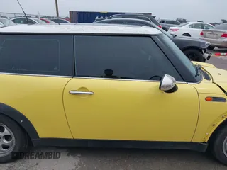 2005 MINI Hardtop with VIN WMWRC33505TK62367, listed as a IAAI auction lot 42397651 with Not provided miles and . Bid and sale history available at DreamBid. Image 13.