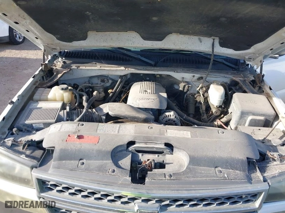 2005 Chevrolet Silverado 2500 with VIN 1GBHC24U75E293655, listed as a IAAI auction lot 41735733 with 1 mi miles. Bid and sale history available at carsss.com. Image 10.