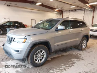 2019 Jeep Grand Cherokee Laredo E with VIN 1C4RJFAG8KC823814, listed as a IAAI auction lot 41728782 with 120,695 mi miles. Bid and sale history available at carsss.com. Image 18.