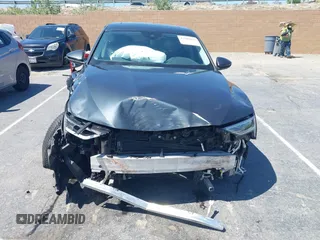 2020 Audi e-tron Sportback Premium Plus z VIN WA12ABGEXLB035392, wystawiony jako IAAI lot #42304663 z przebiegiem 35 382 mil mil oraz . Historia ofert i sprzedaży dostępna na DreamBid. Obrazek 12.