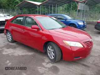 2009 Toyota Camry LE z VIN 4T1BK46K09U086690, wystawiony jako IAAI lot #42178061 z przebiegiem 141 210 mil mil oraz . Historia ofert i sprzedaży dostępna na DreamBid. Obrazek 1.