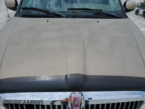 1998 Lincoln Navigator with VIN 5LMEU27L6WLJ08760, listed as a Copart auction lot 58352295 with 171,635 mi miles and Salvage title. Bid and sale history available at DreamBid. Image 12.