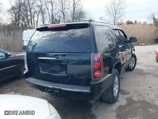 2008 GMC Yukon Denali with VIN 1GKFK63888J139246, listed as a IAAI auction lot 41649830 with 328,472 mi miles. Bid and sale history available at carsss.com. Image 17.