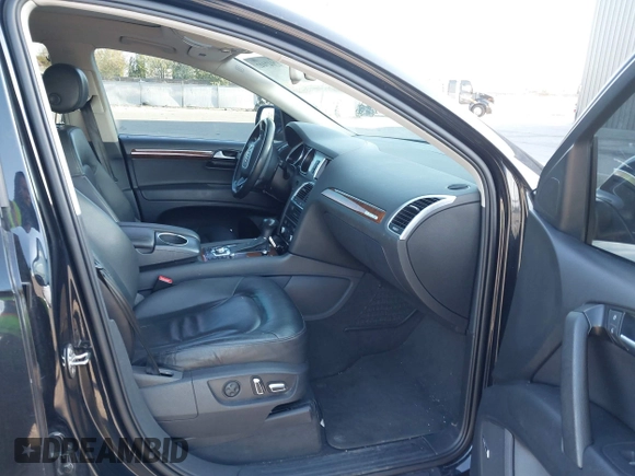 2013 Audi Q7 3.0T Premium Plus with VIN WA1LGAFE3DD015182, listed as a IAAI auction lot 42047442 with 113,003 mi miles. Bid and sale history available at carsss.com. Image 5.