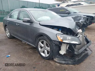 2013 Volkswagen Passat SE z VIN 1VWBN7A31DC113369, wystawiony jako IAAI lot #42415147 z przebiegiem 169 900 mil mil oraz . Historia ofert i sprzedaży dostępna na DreamBid. Obrazek 1.