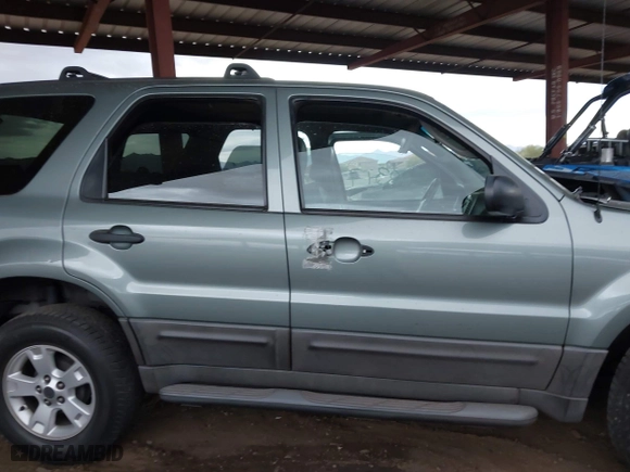 2007 Ford Escape XLT with VIN 1FMYU03107KA93270, listed as a IAAI auction lot 41723011 with 1 mi miles. Bid and sale history available at carsss.com. Image 12.