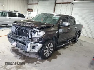 2018 Toyota Tundra SR5 z VIN 5TFHW5F13JX696540, wystawiony jako Copart lot #56061265 z przebiegiem 97 300 mil mil oraz Szkody całkowita. Historia ofert i sprzedaży dostępna na DreamBid. Obrazek 1.