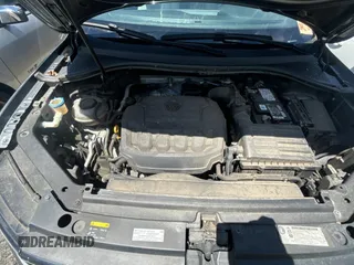 2018 Volkswagen Tiguan S z VIN 3VV0B7AX2JM014870, wystawiony jako Copart lot #65734835 z przebiegiem 118 575 mil mil oraz Czysty tytuł • Clean title. Historia ofert i sprzedaży dostępna na DreamBid. Obrazek 7.