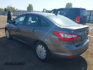2012 Ford Focus SE with VIN 1FAHP3F26CL314852, listed as a IAAI auction lot 42162488 with 101,782 mi miles. Bid and sale history available at carsss.com. Image 3.