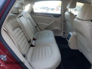 2018 Volkswagen Passat SEL Premium z VIN 1VWCA7A36JC014669, wystawiony jako Copart lot #46847095 z przebiegiem 77 640 mil mil oraz Czysty tytuł • Clean title. Historia ofert i sprzedaży dostępna na DreamBid. Obrazek 10.