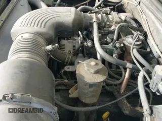 2003 Ford F-150 XLT с VIN 1FTRW07L83KD52645, выставлен на аукционе IAAI как лот 42698050 с пробегом 356 652 миль миль и . История ставок и продаж доступна на DreamBid. Изображение 19.
