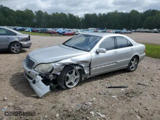 2006 Mercedes-Benz S-Class 3.7L with VIN WDBNF67JX6A483181, listed as a Copart auction lot 72025634 with 186,848 mi miles and Salvage Title. Bid and sale history available at carsss.com. Image 1.