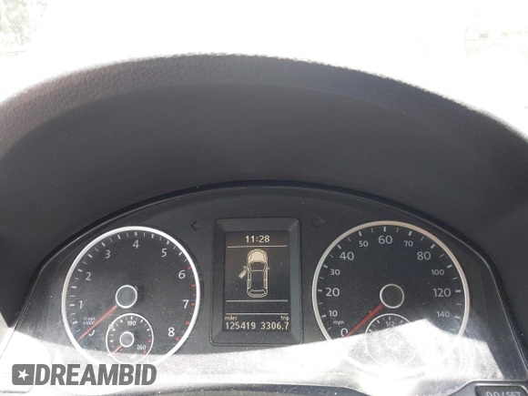 2012 Volkswagen Tiguan SE z VIN WVGAV7AX8CW542695, wystawiony jako IAAI lot #42270445 z przebiegiem 125 419 mil mil oraz . Historia ofert i sprzedaży dostępna na DreamBid. Obrazek 7.