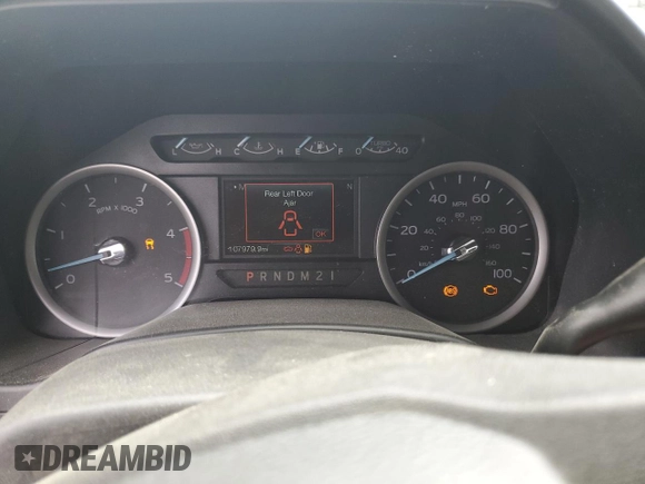 2019 Ford F-350 XL z VIN 1FD8X3HT2KEE17555, wystawiony jako Copart lot #55940505 z przebiegiem 107 979 mil mil oraz Szkody całkowita. Historia ofert i sprzedaży dostępna na DreamBid. Obrazek 9.