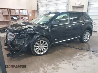2011 Lincoln MKX z VIN 2LMDJ8JK0BBJ07032, wystawiony jako IAAI lot #41866897 z przebiegiem 232 796 mil mil oraz . Historia ofert i sprzedaży dostępna na DreamBid. Obrazek 2.