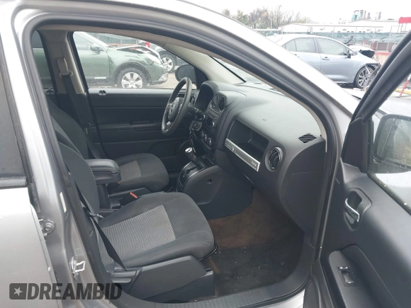 2017 Jeep Compass Sport with VIN 1C4NJCBA4HD123718, listed as a IAAI auction lot 41986191 with 140,109 mi miles and . Bid and sale history available at DreamBid. Image 5.