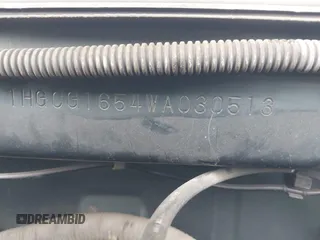 1998 Honda Accord EX z VIN 1HGCG1654WA030513, wystawiony jako IAAI lot #42057213 z przebiegiem 261 897 mil mil oraz . Historia ofert i sprzedaży dostępna na DreamBid. Obrazek 9.