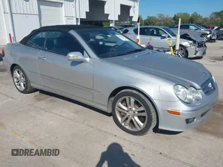 2006 Mercedes-Benz CLK 350 z VIN WDBTK56G96T055707, wystawiony jako IAAI lot #41775485 z przebiegiem 126 835 mil mil oraz . Historia ofert i sprzedaży dostępna na DreamBid. Obrazek 1.