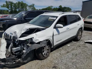 2016 Jeep Cherokee Limited z VIN 1C4PJLDB5GW273757, wystawiony jako Copart lot #57673245 z przebiegiem 132 121 mil mil oraz Szkoda całkowita • Salvage title. Historia ofert i sprzedaży dostępna na DreamBid. Obrazek 1.