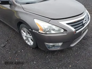 2013 Nissan Altima SV with VIN 1N4AL3APXDC155884, listed as a IAAI auction lot 42181452 with 106,846 mi miles and . Bid and sale history available at carsss.com. Image 12.