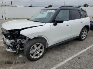 2025 MINI Countryman z VIN WMZ23GA0XS7P55495, wystawiony jako Copart lot #52912075 z przebiegiem 4803 mil mil oraz Szkody całkowita. Historia ofert i sprzedaży dostępna na DreamBid. Obrazek 1.