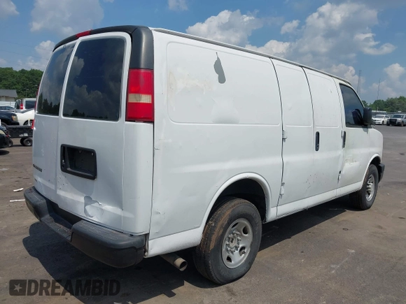 2007 Chevrolet Express Cargo with VIN 1GCGG25V371124133, listed as a IAAI auction lot 42585528 with Not provided miles and . Bid and sale history available at DreamBid. Image 4.