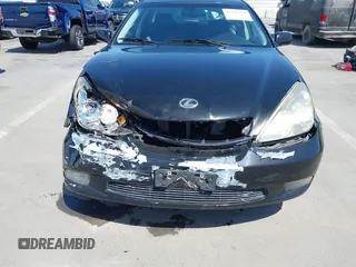 2002 Lexus ES 300 with VIN JTHBF30G720015358, listed as a IAAI auction lot 42127438 with 188,969 mi miles. Bid and sale history available at carsss.com. Image 6.