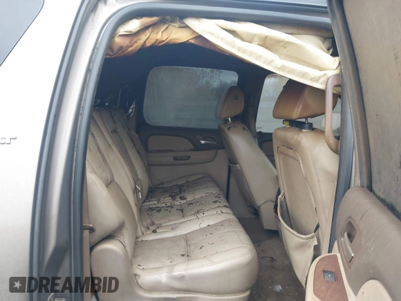 2007 GMC Yukon XL SLT with VIN 1GKFK16327J266852, listed as a IAAI auction lot 41198942 with 243,905 mi miles. Bid and sale history available at carsss.com. Image 8.