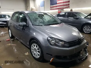 2013 Volkswagen Golf w/Conv & Sunroof с VIN WVWDB7AJ9DW103903, выставлен на аукционе Copart как лот 45702505 с пробегом 59 718 миль миль и Списание • Salvage title. История ставок и продаж доступна на DreamBid. Изображение 4.
