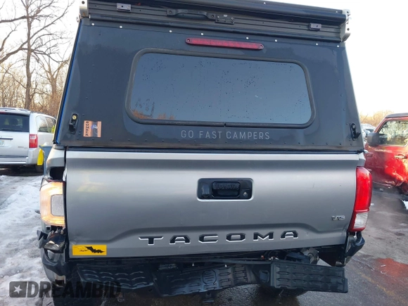 2017 Toyota Tacoma SR5 z VIN 3TMCZ5AN3HM045386, wystawiony jako IAAI lot #41330487 z przebiegiem 140 867 mil mil oraz . Historia ofert i sprzedaży dostępna na DreamBid. Obrazek 17.