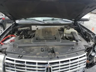 2011 Lincoln Navigator with VIN 5LMJJ2J5XBEJ04548, listed as a Copart auction lot 52440525 with 266,999 mi miles and Salvage title. Bid and sale history available at DreamBid. Image 12.