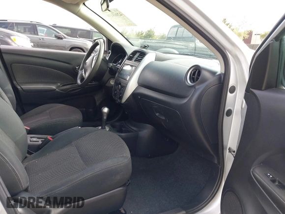 2015 Nissan Versa SV with VIN 3N1CN7AP0FL829247, listed as a IAAI auction lot 42068439 with 177,040 mi miles. Bid and sale history available at carsss.com. Image 5.